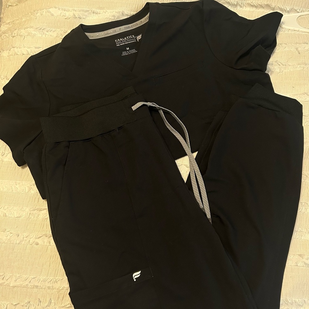 Like New Fabletics Scrub Set